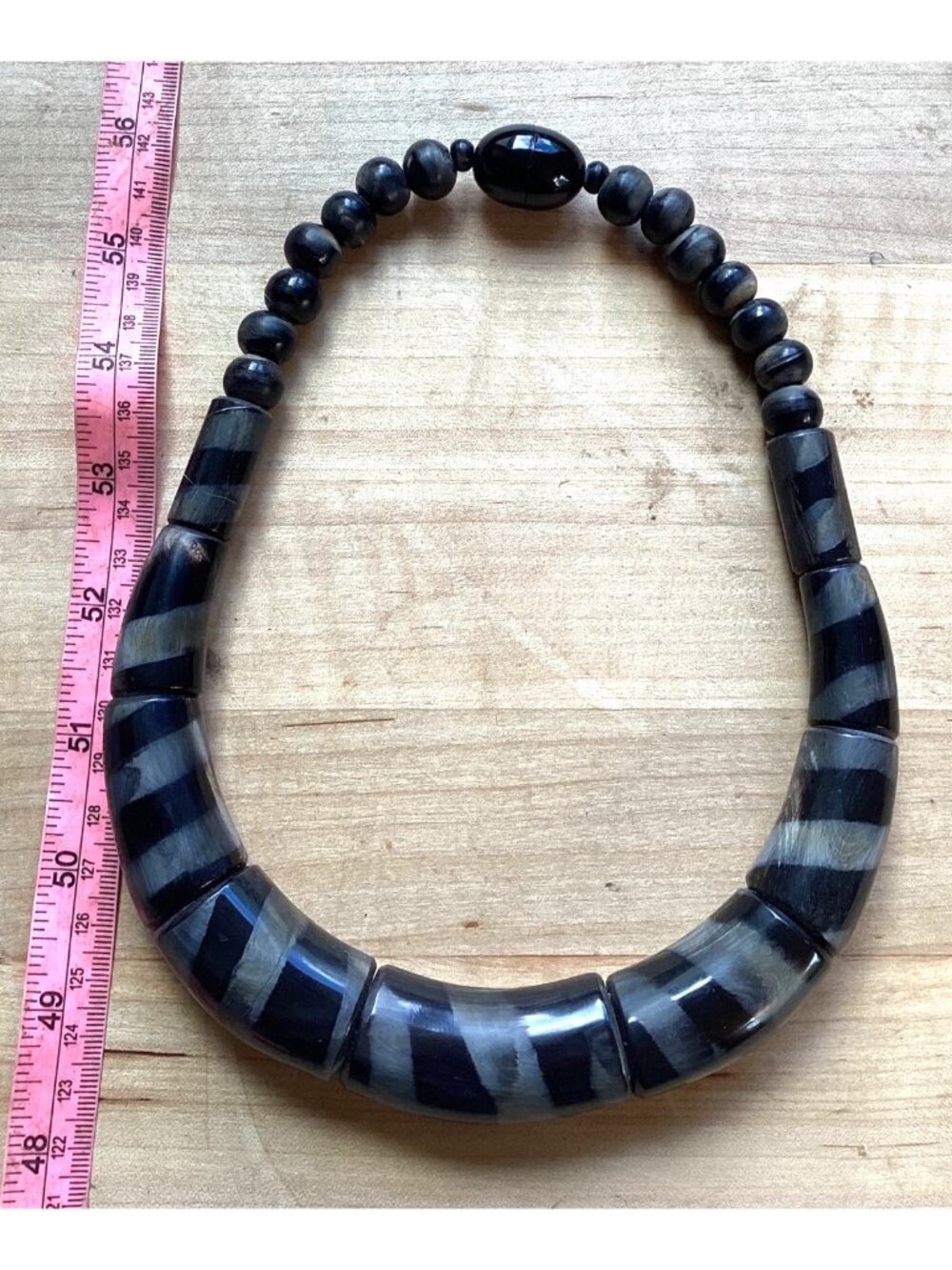Vintage Chunky Wood and Lucite Collar Necklace in Black 1970s or Older - Picture 3 of 5